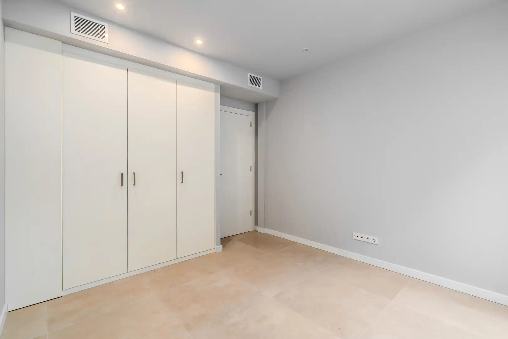 Habitación de Casa o chalet en venta en Barcelona con Aire acondicionado, Calefacción y Jardín privado