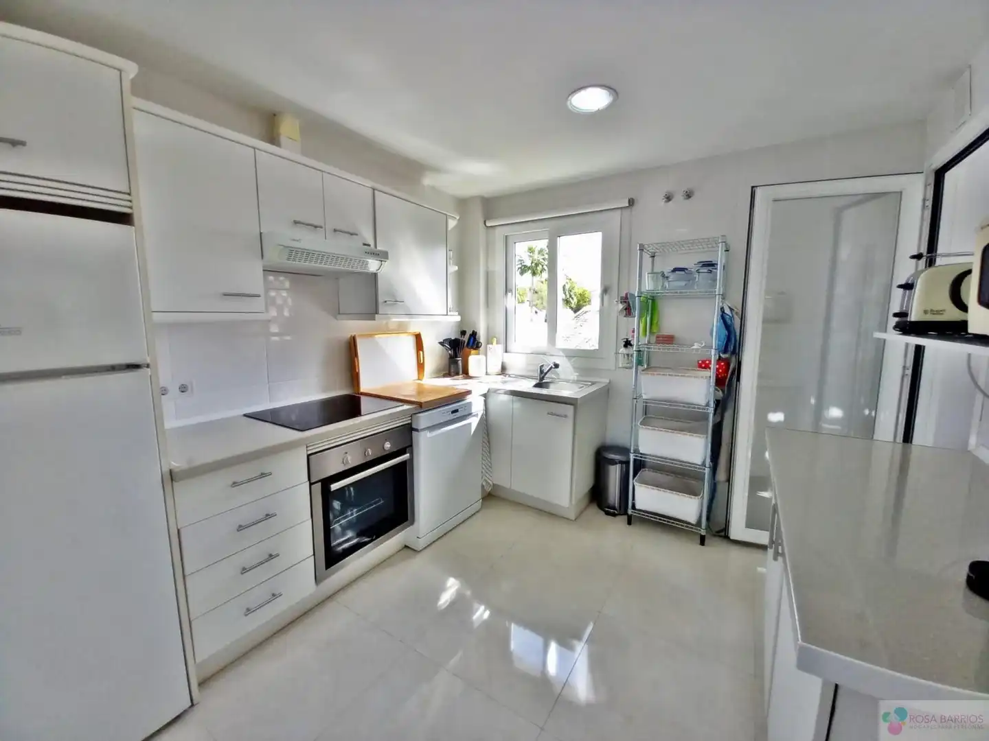 Cuina de Àtic en venda en Estepona amb Terrassa i Piscina comunitària