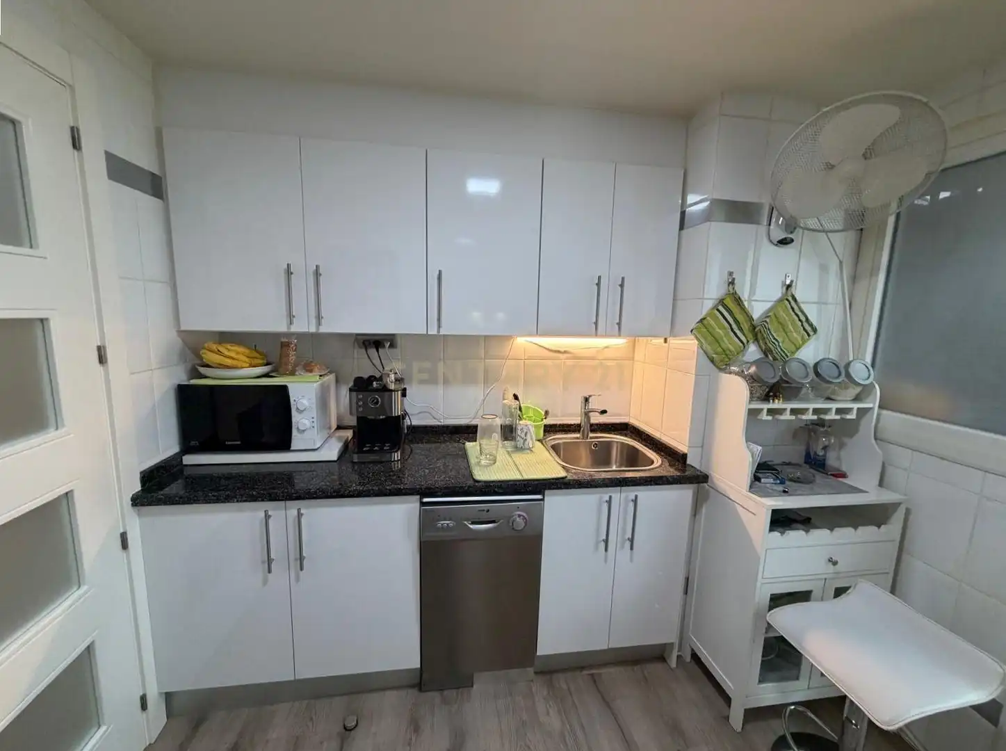Kitchen of Apartments for rent in Malpartida de Cáceres  with Oven, Washing machine and Microwave