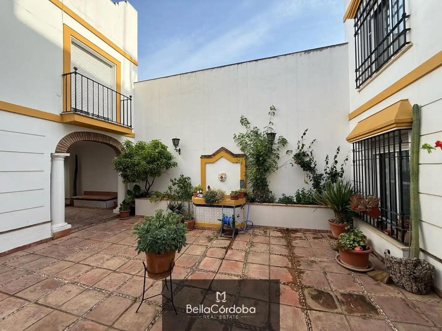 Jardí de Casa adosada en venda en Córdoba amb Aire condicionat i Terrassa