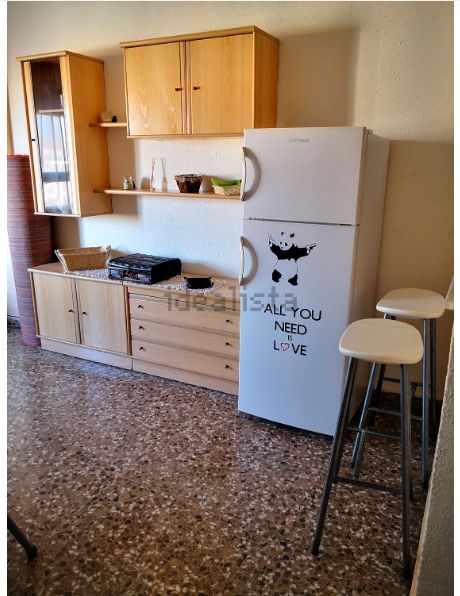 Cocina de Estudio de alquiler en  Valencia Capital con Amueblado, Horno y Lavadora