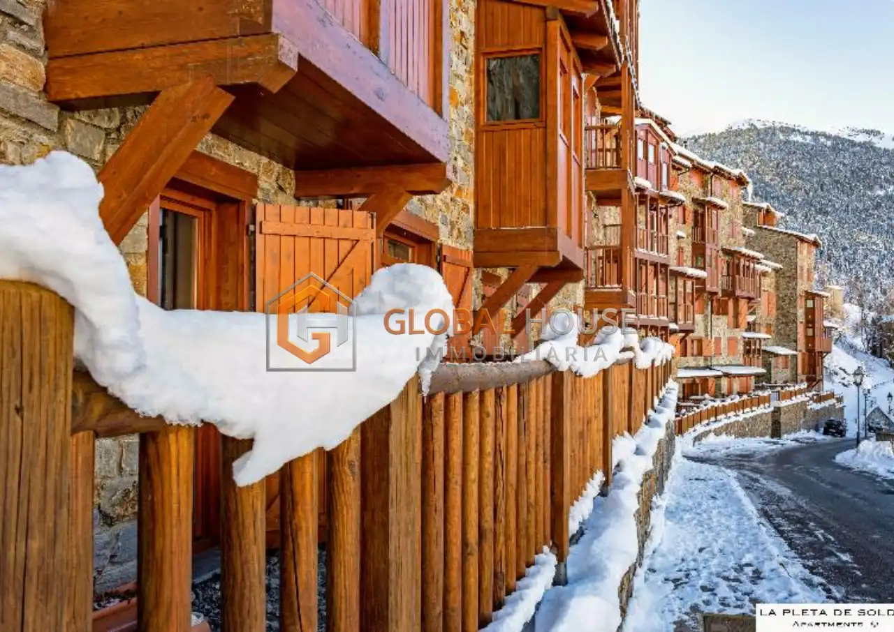Vista exterior de Piso en venta en Canillo con Trastero