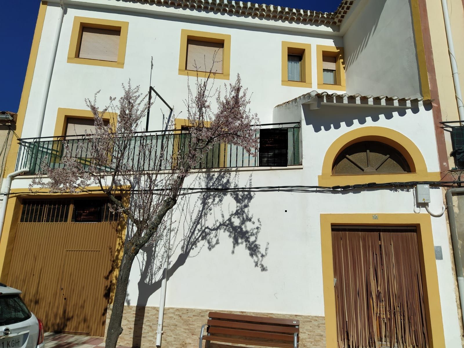 Vista exterior de Finca rústica en venda en Robledo amb Terrassa