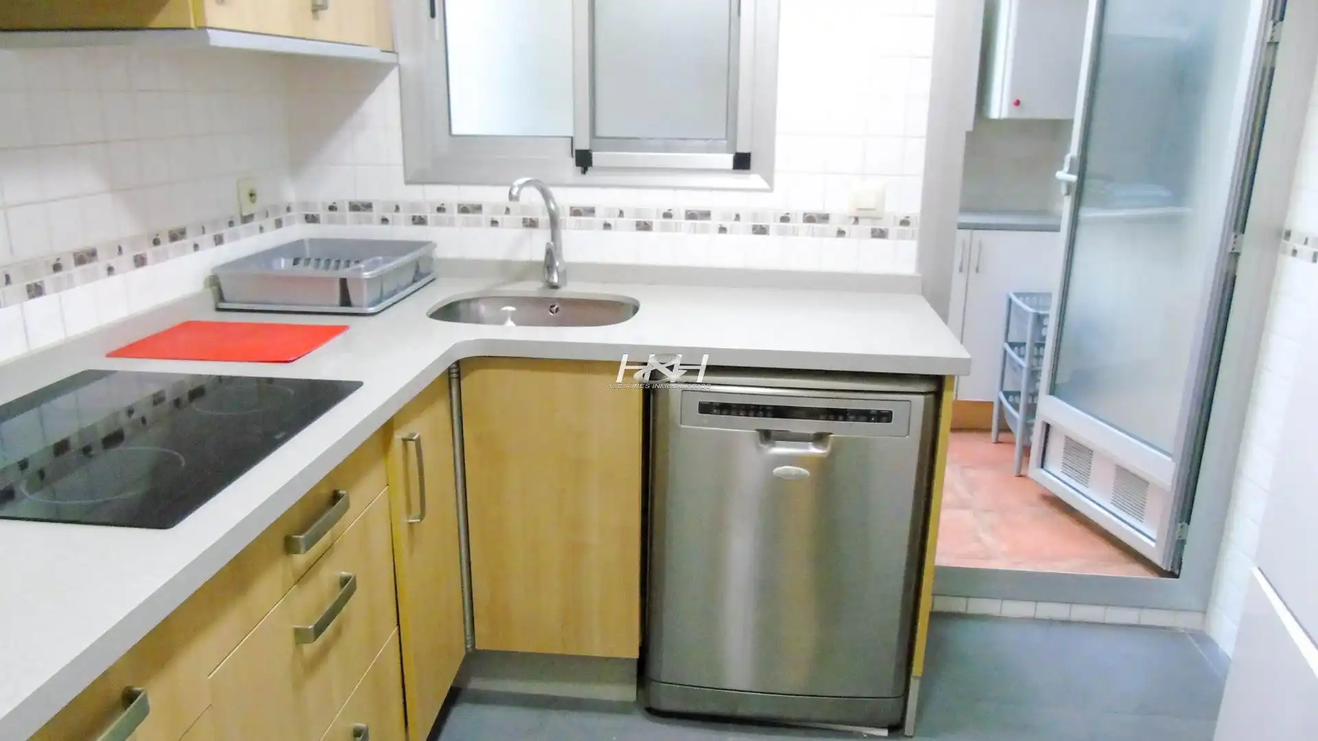 Kitchen of Flat for rent in Burjassot  with Air Conditioner, Storage room and Furnished