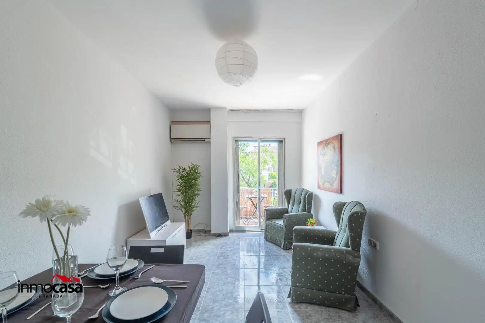 Sala d'estar de Pis en venda en Granada amb Jardí privat i Balcó