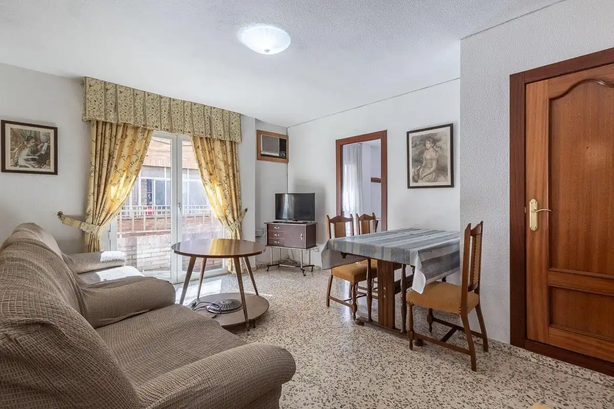 Flat with lift to rent in Beiro