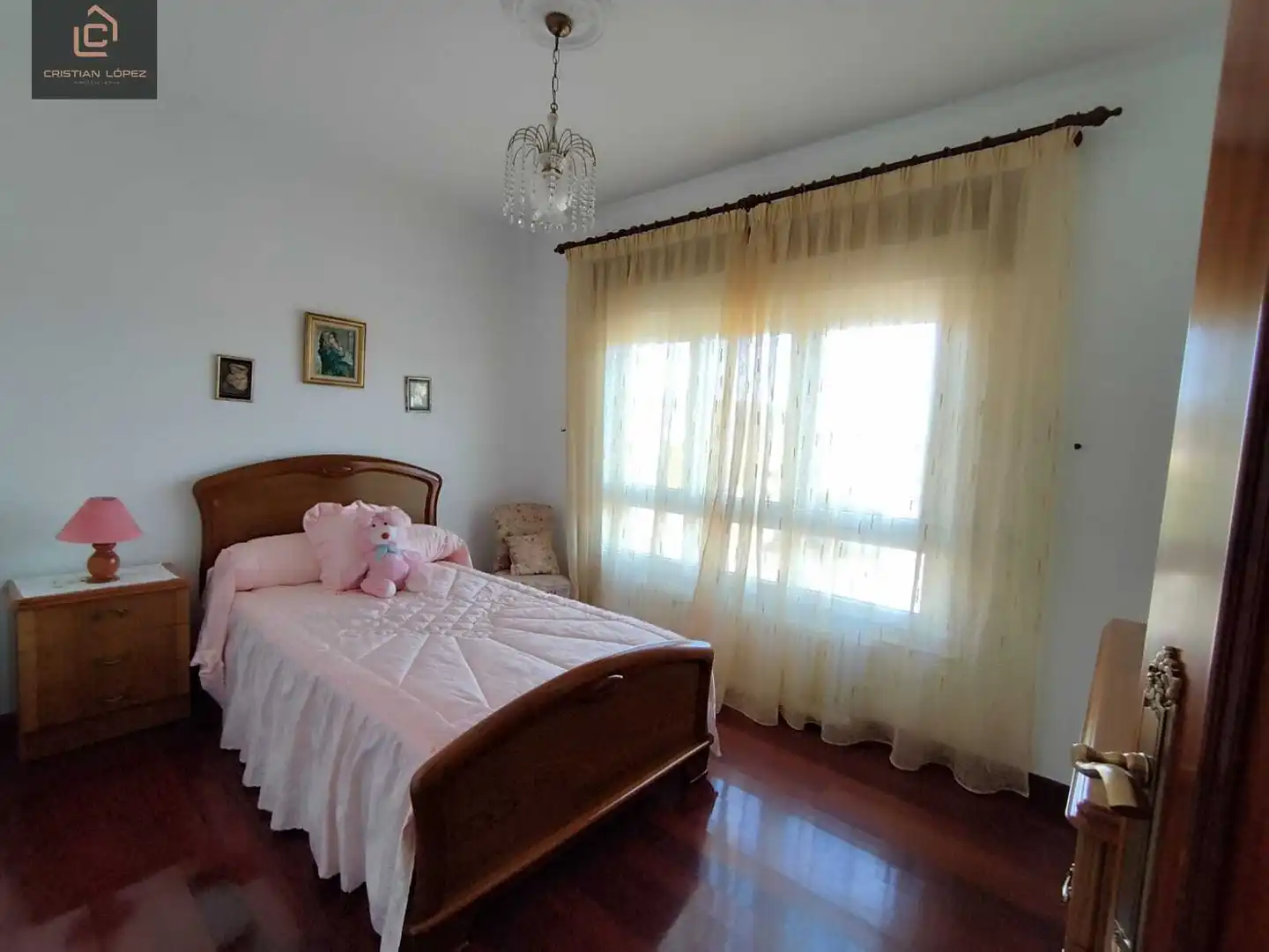 Dormitori de Casa o xalet en venda en Abegondo amb Calefacció, Parquet i Terrassa