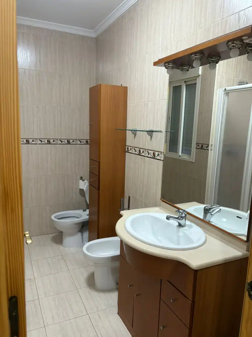 Bathroom of Flat for sale in Las Gabias  with Air Conditioner, Heating and Parquet flooring