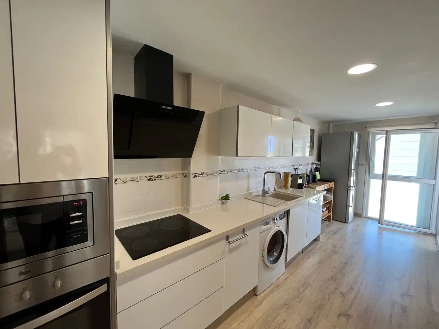 Cuina de Casa o xalet en venda en L'Alfàs del Pi amb Aire condicionat, Jardí privat i Terrassa