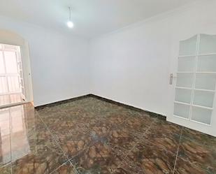 Flat for sale in L'Hospitalet de Llobregat  with Oven
