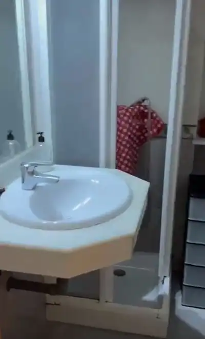 Bany de Pis de lloguer en Granada amb Aire condicionat, Moblat i Rentadora