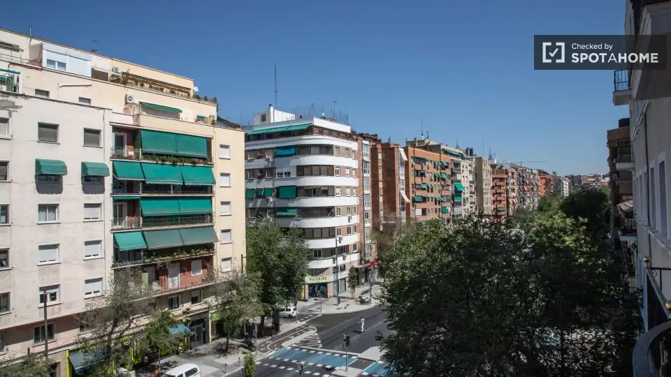 Exterior view of Flat for rent in Madrid  with Air Conditioner, Heating and Furnished