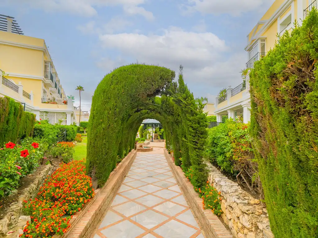Jardín de Dúplex en venta en Marbella con Piscina