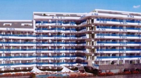 Foto 2 de Piso en venta en Calle Martínez Catena, Puerto Deportivo, Fuengirola