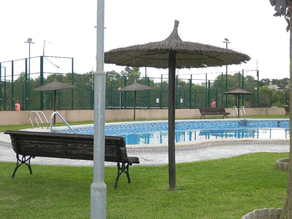 Bungalow con piscina en venta en Orihuela Costa