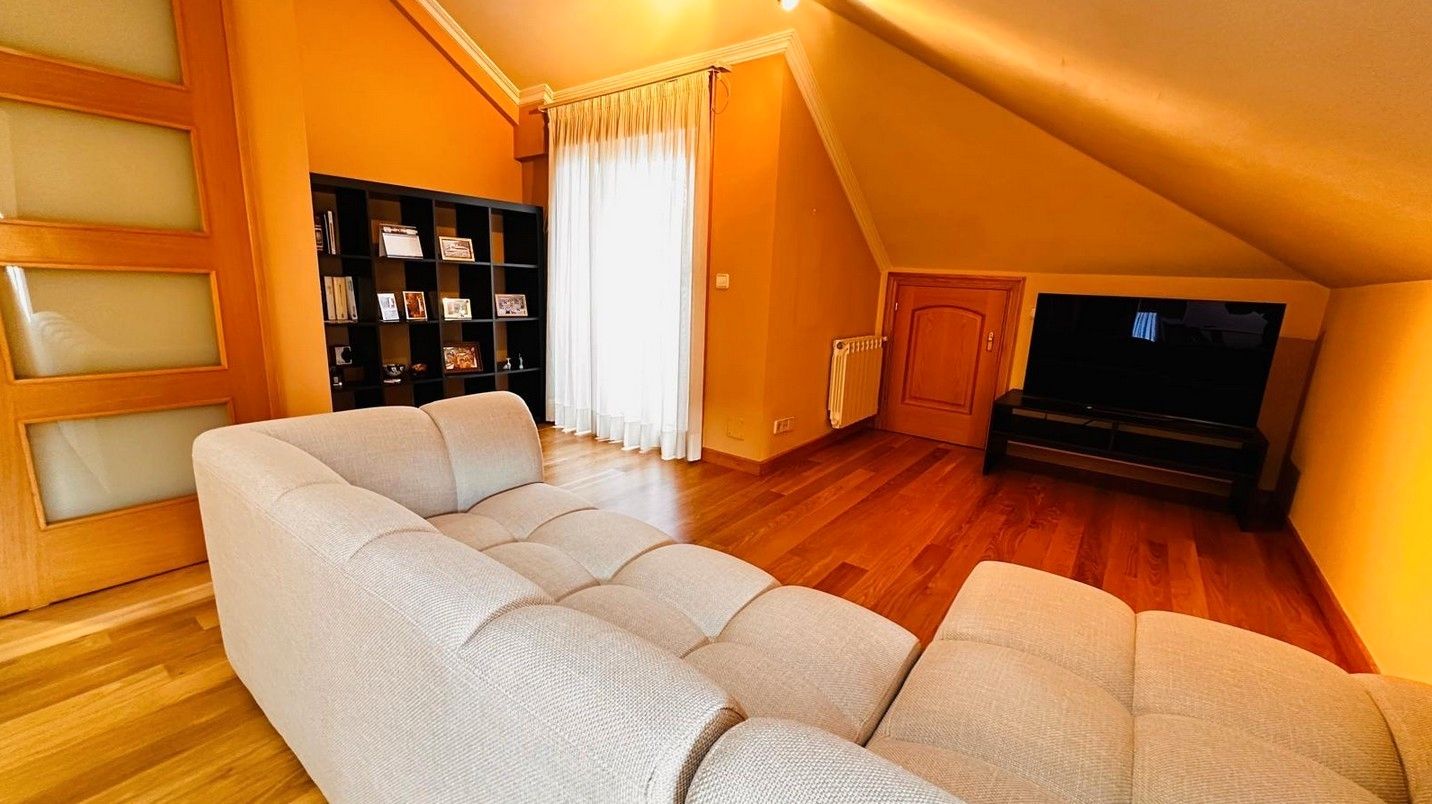 Living room of Attic to rent in Nigrán  with Heating, Parquet flooring and Terrace