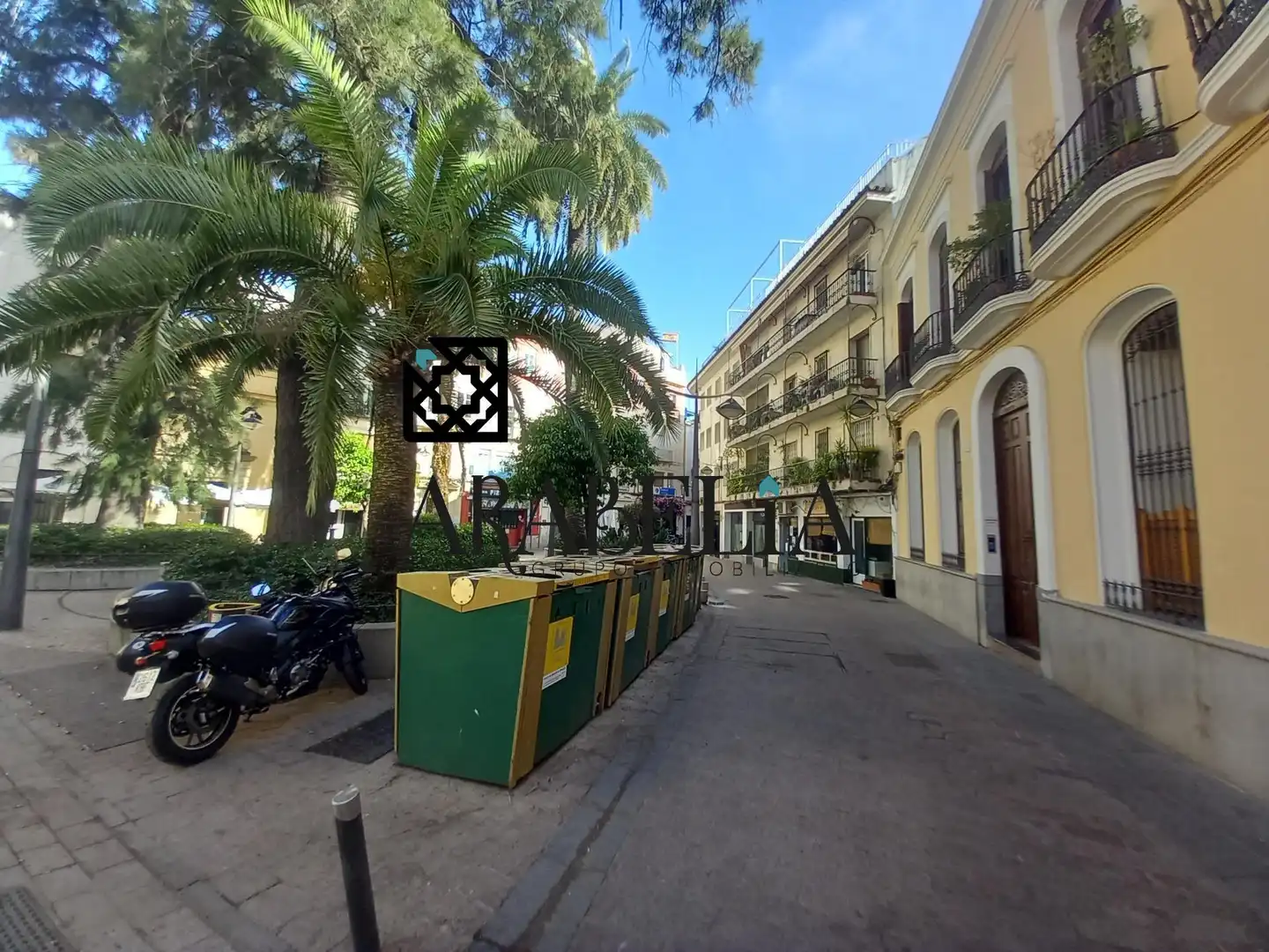 Außenansicht von Wohnung zum Verkauf in Córdoba mit Klimaanlage, Abstellraum und Möbliert