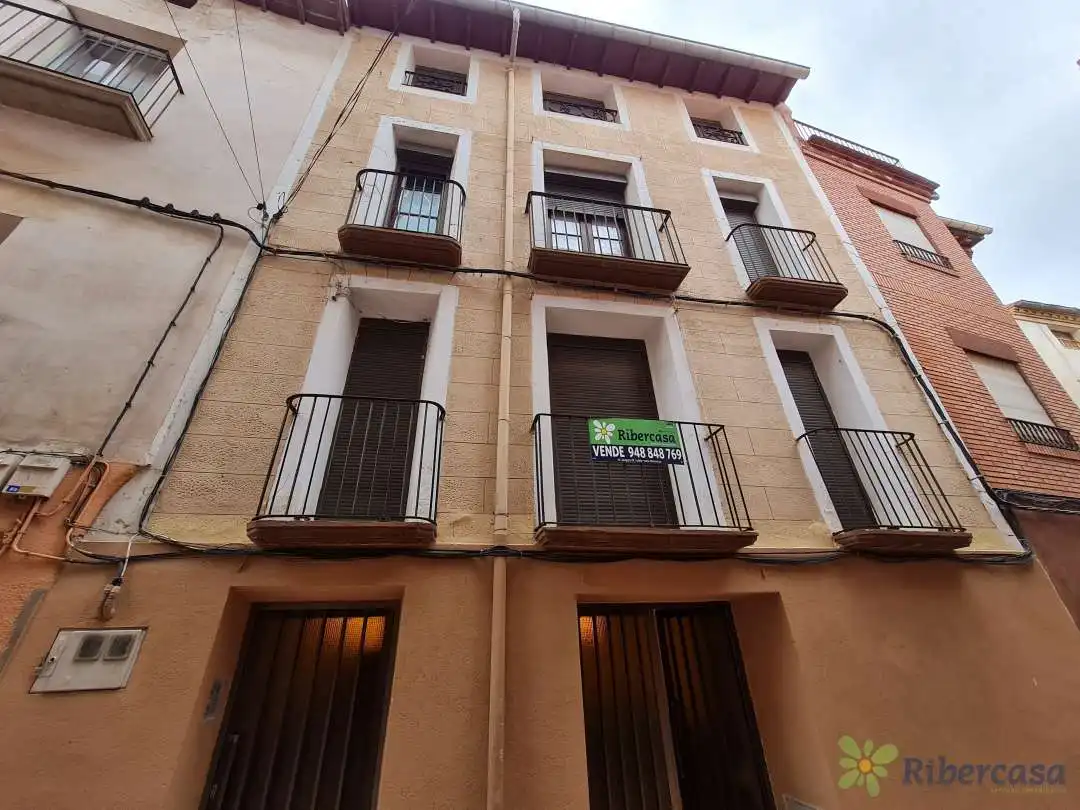 Casa con terraza en venta en Cervera del Río Alhama