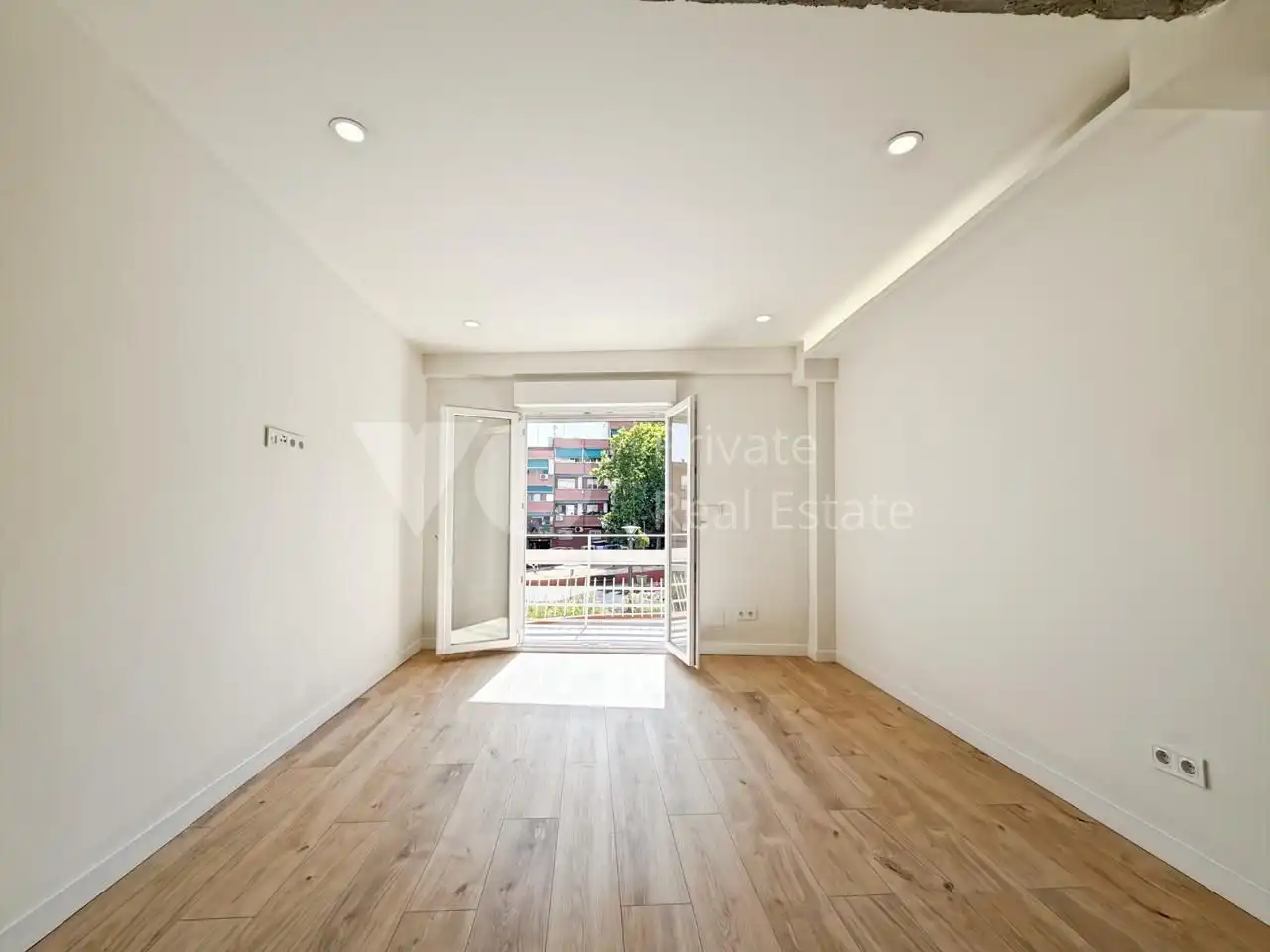 Living room of Flat for sale in Alcobendas  with Air Conditioner, Heating and Terrace