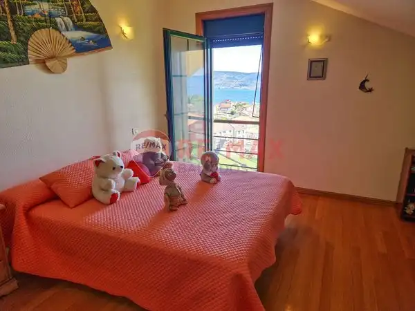 Bedroom of Houses for sale in Moaña  with Heating, Private garden and Parquet flooring