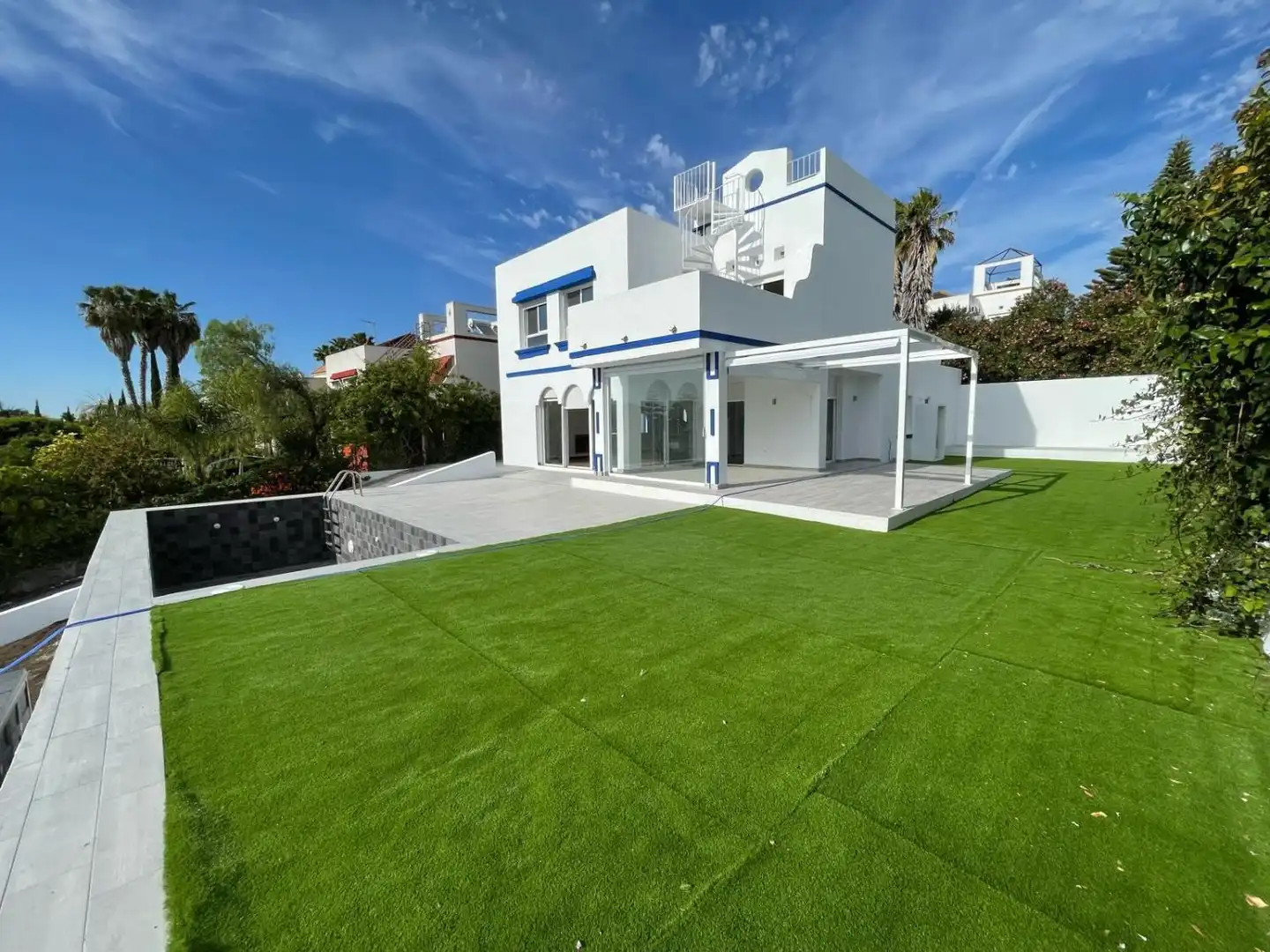 Vista exterior de Casa o chalet de alquiler en Sanlúcar de Barrameda con Aire acondicionado, Jardín privado y Terraza