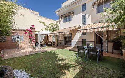 Jardí de Casa o xalet en venda en  Granada Capital amb Calefacció, Jardí privat i Terrassa