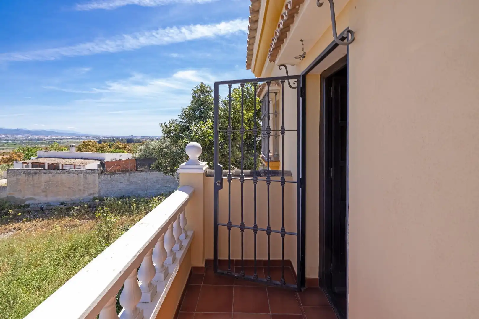 Terrassa de Casa o xalet en venda en Alhaurín de la Torre amb Jardí privat, Terrassa i Piscina