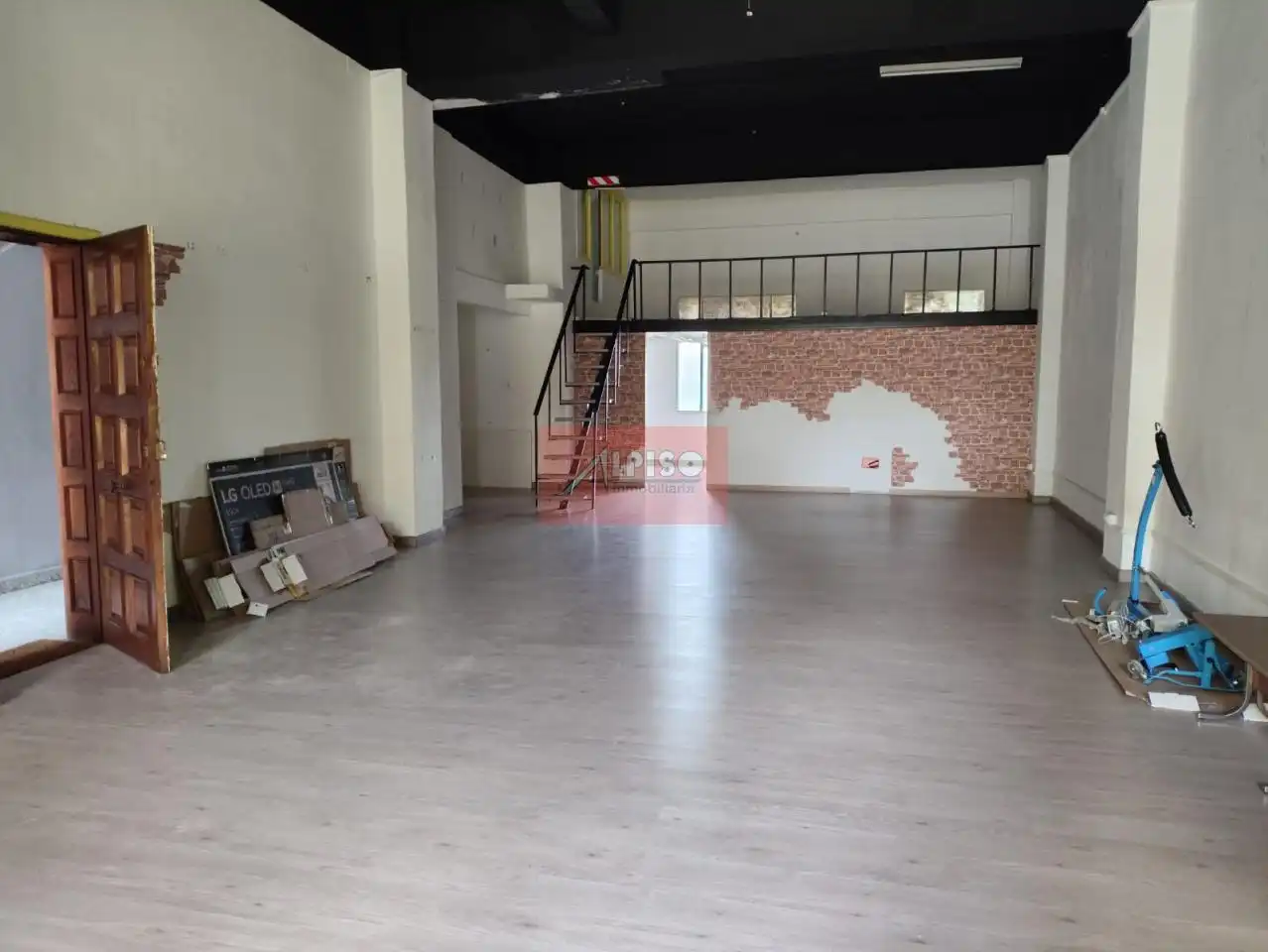 Local comercial de lloguer a Couto, imagen 4
