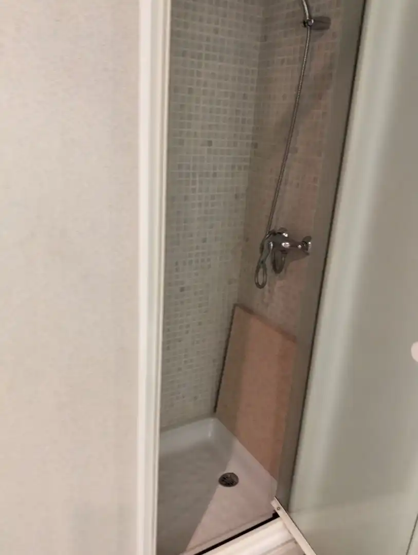 Bathroom of Commercial properties for rent in Girona  with Air Conditioner