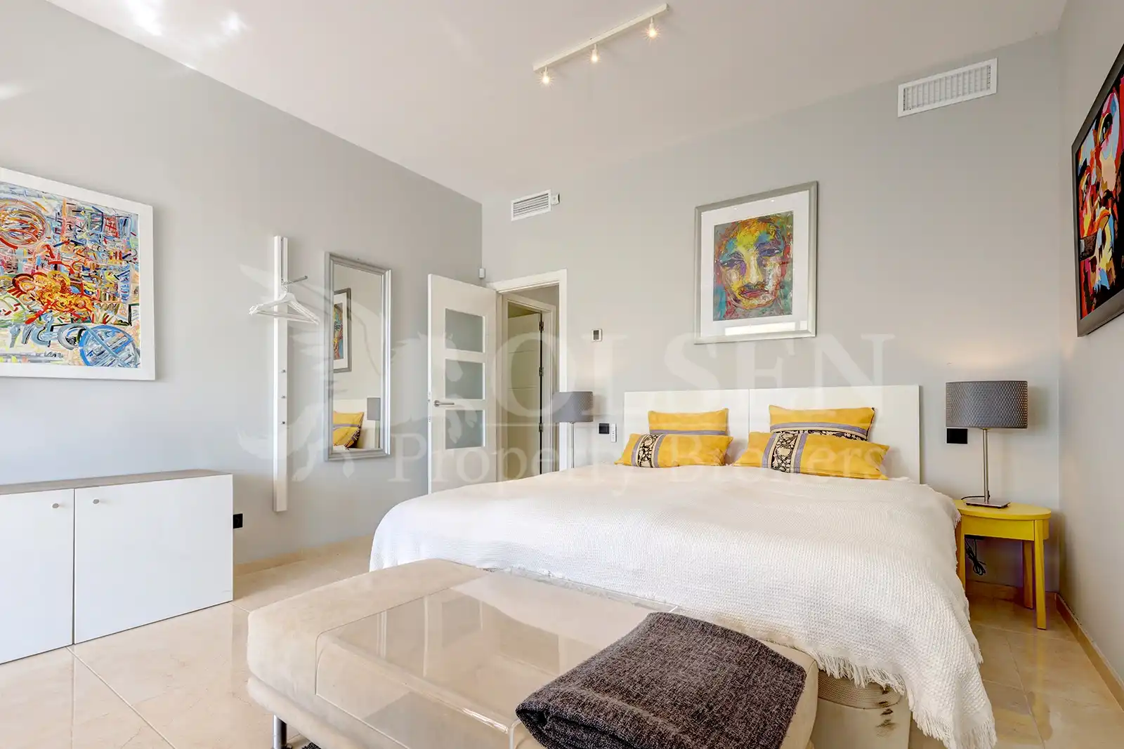 Habitación de Casa o chalet en venta en Estepona con Aire acondicionado, Calefacción y Jardín privado