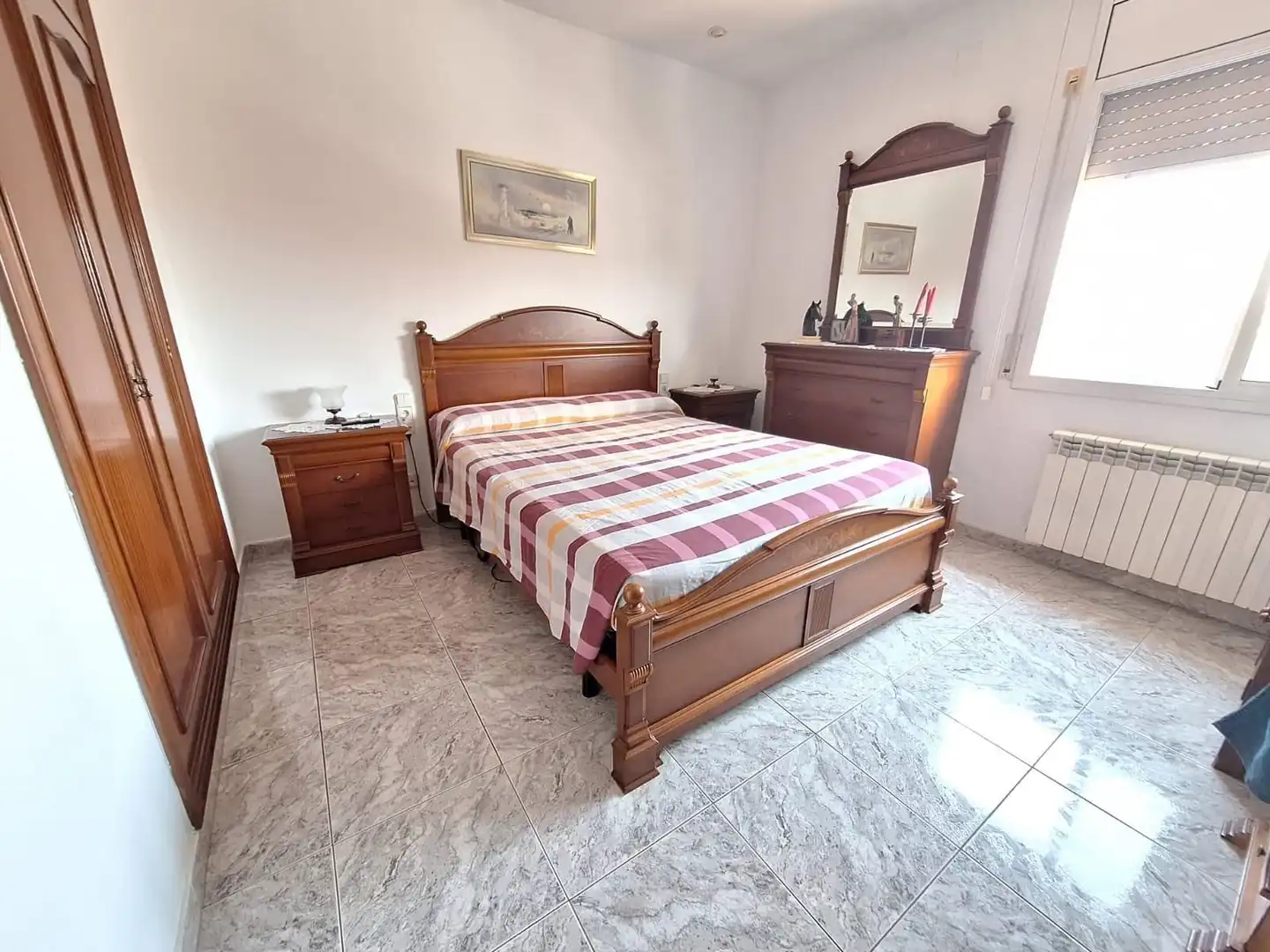 Schlafzimmer von Country house zum Verkauf in Santa Eulàlia de Ronçana mit Klimaanlage, Privatgarten und Terrasse