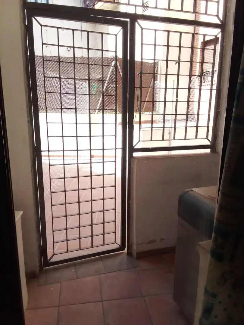 Vista exterior de Casa adosada en venda en Aldea del Fresno amb Calefacció, Traster i Balcó