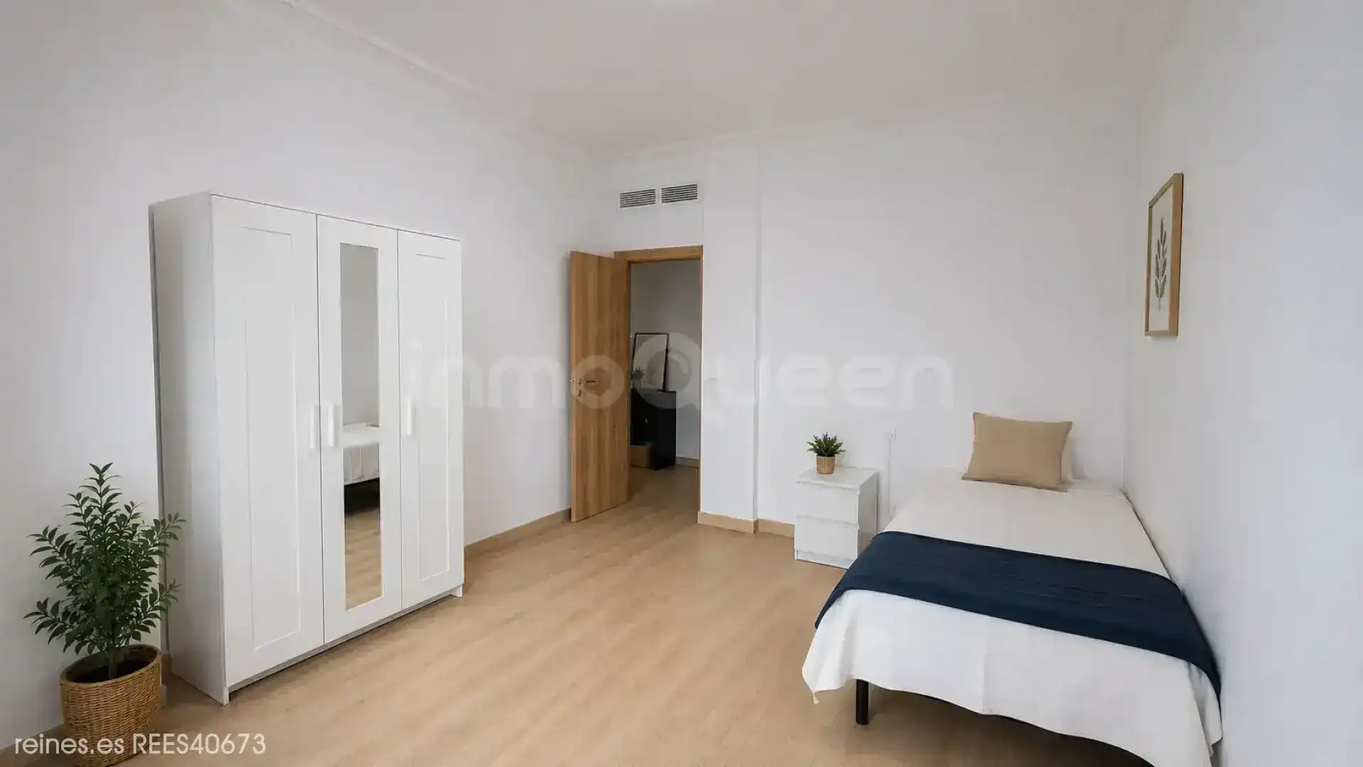 Bedroom of Flat for rent in Zaragoza  with Heating, Terrace and Furnished