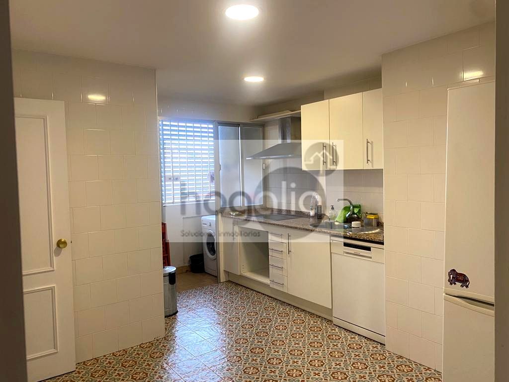 Kitchen of Flat to rent in  Sevilla Capital  with Air Conditioner and Terrace