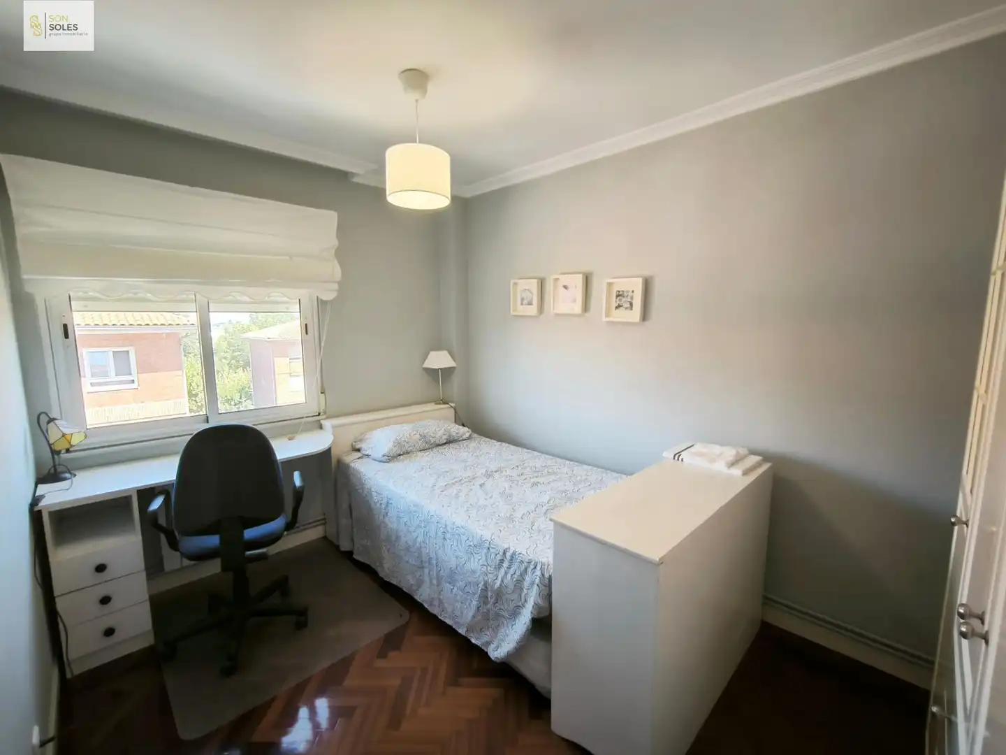 Schlafzimmer von Wohnung zur Miete in Santander mit Heizung, Parkett und Möbliert