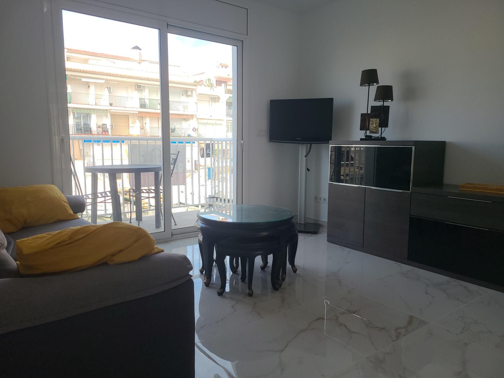 Dormitori de Casa o xalet en venda en Empuriabrava amb Calefacció, Terrassa i Balcó