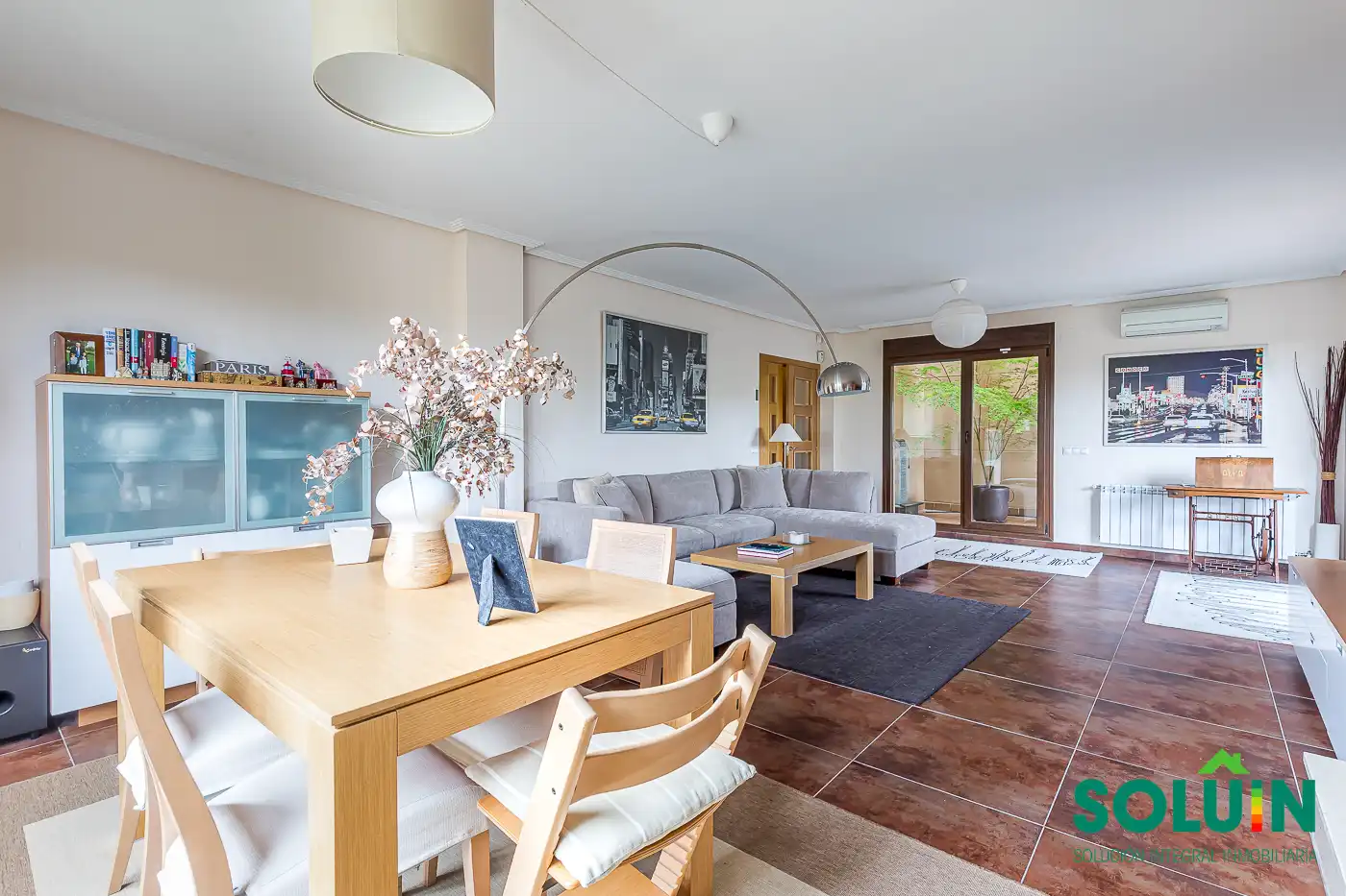 Sala d'estar de Casa o xalet en venda en Torrelodones amb Aire condicionat, Calefacció i Jardí privat