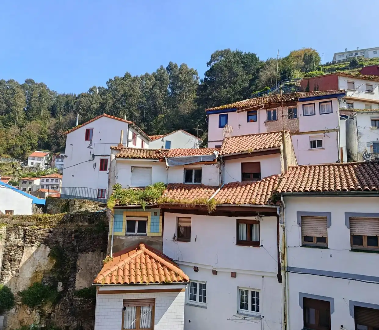 Vista exterior de Piso en venta en Cudillero con Amueblado, Horno y Lavadora