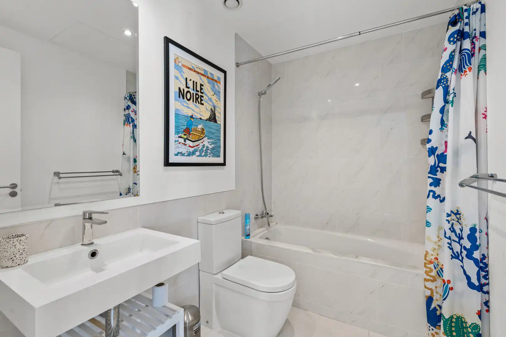 Baño de Ático de alquiler en Estepona con Aire acondicionado, Terraza y Piscina