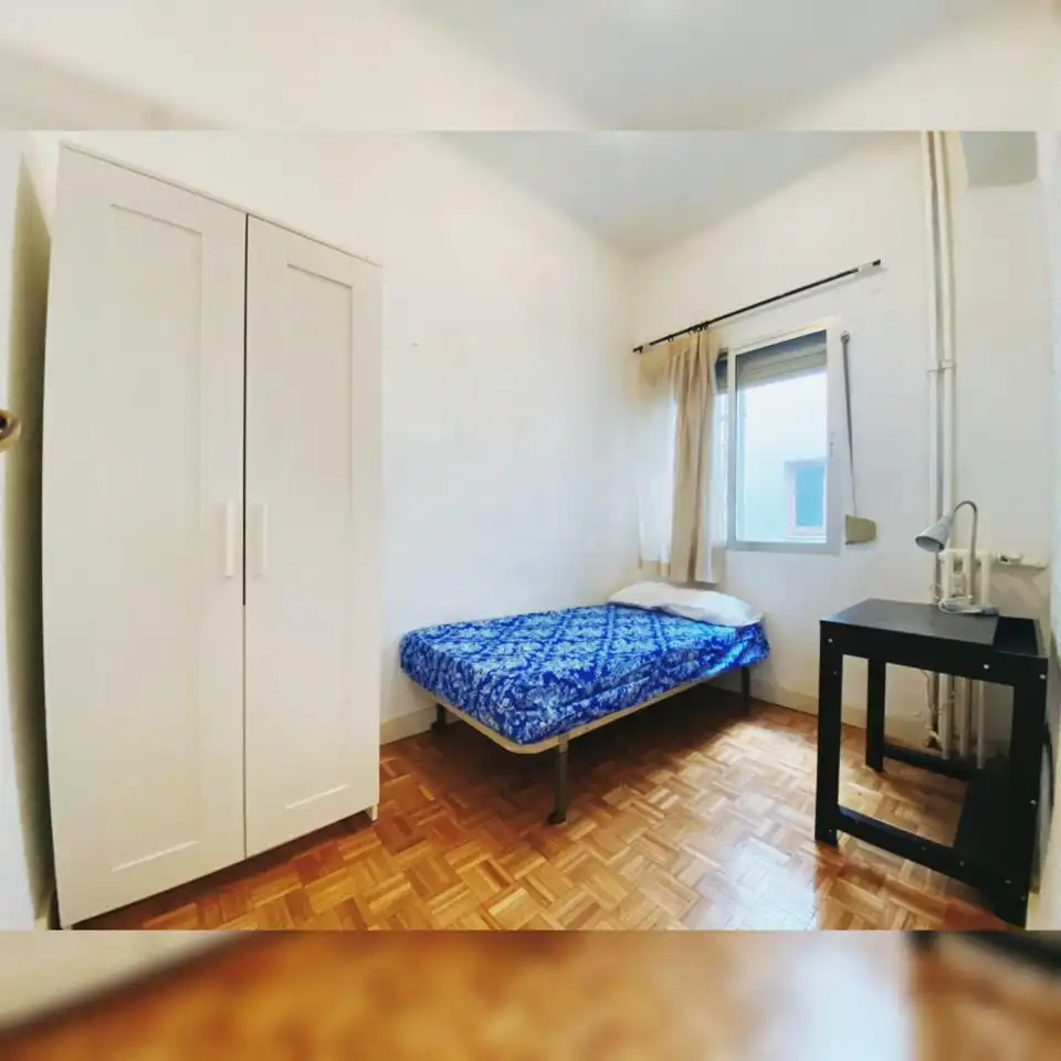 Habitación de Piso de alquiler en Madrid con Calefacción, Terraza y Amueblado