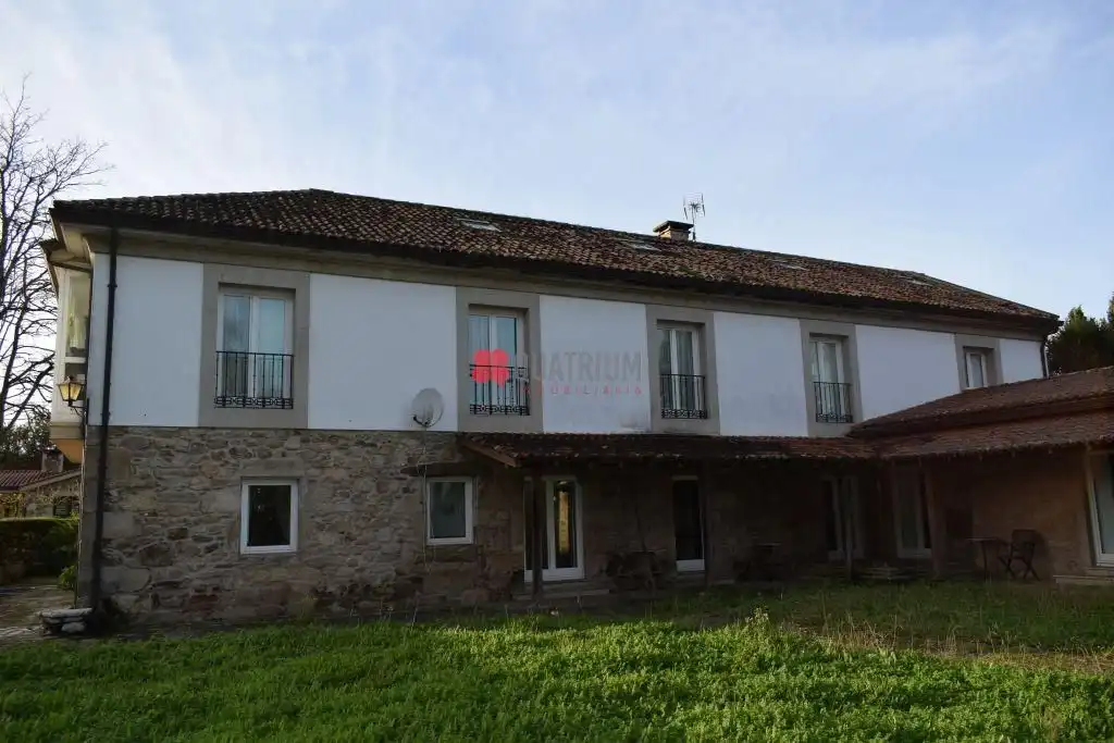 Casa amb piscina en venda a Teo, imagen 2