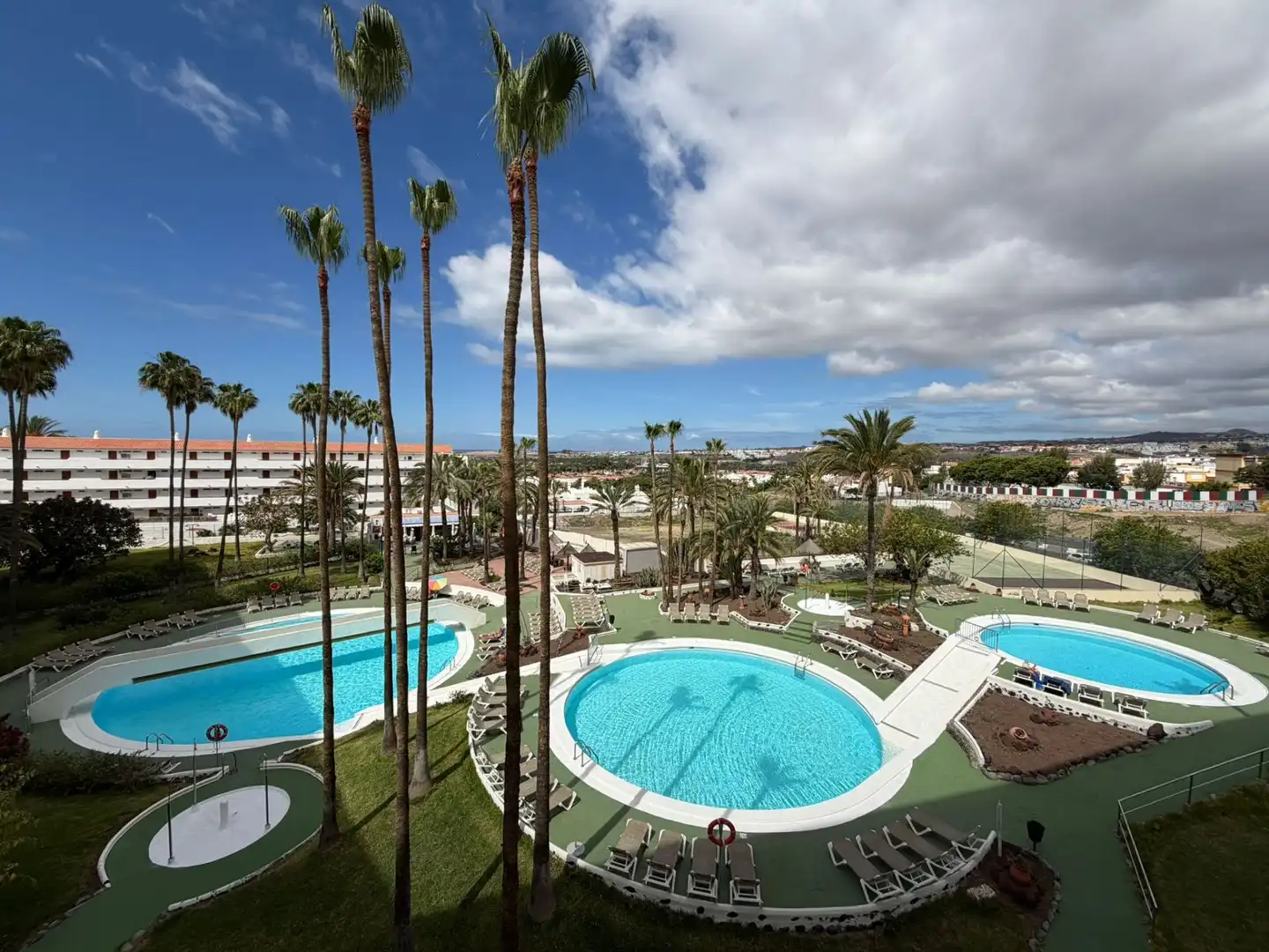 Exterior view of Apartments for rent in San Bartolomé de Tirajana  with Furnished and Community pool