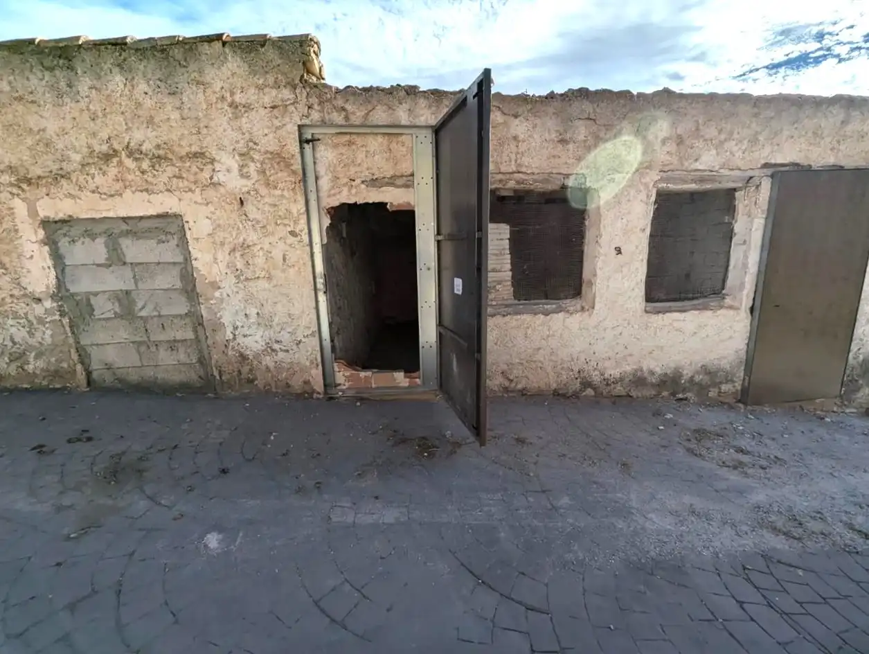 Storage room for sale in Jardines, Alcóntar