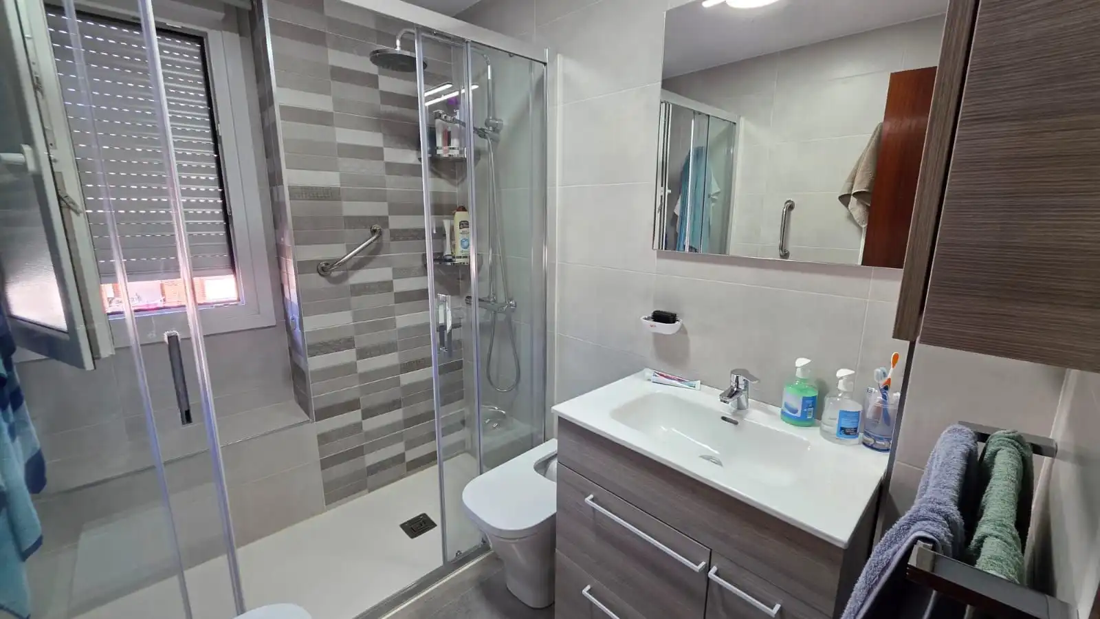 Bathroom of Flat for sale in Castro-Urdiales  with Heating, Terrace and Storage room