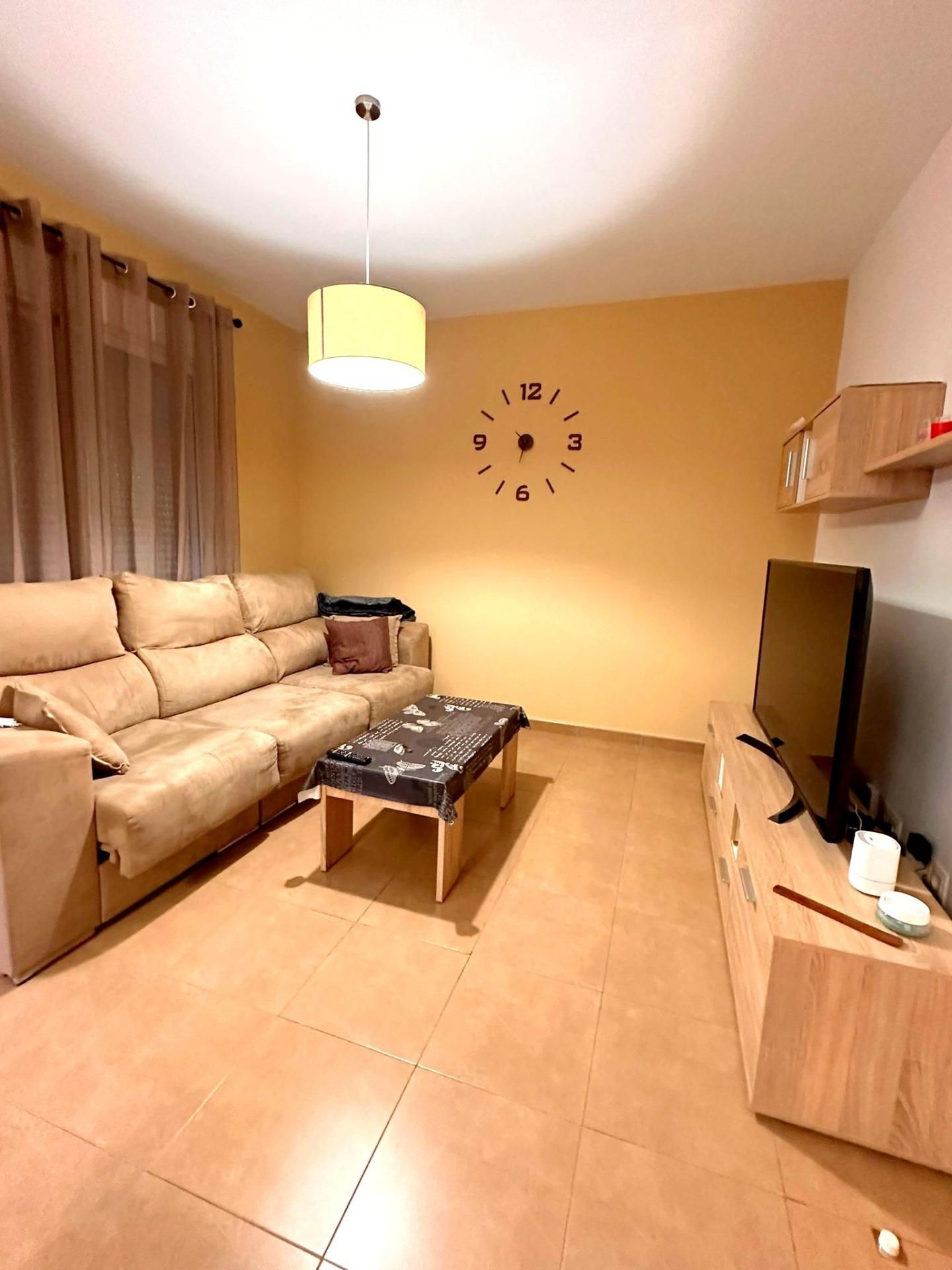 Sala d'estar de Casa adosada en venda en L'Alcúdia de Crespins amb Balcó