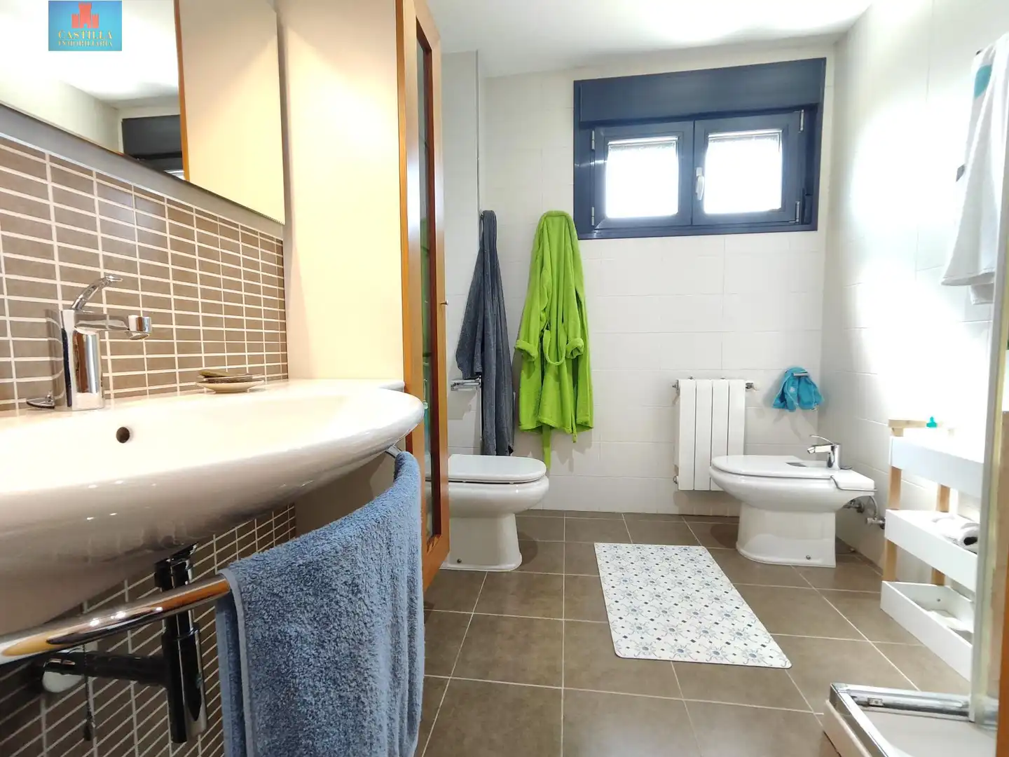 Baño de Casa adosada en venta en Ávila con Calefacción, Jardín privado y Terraza