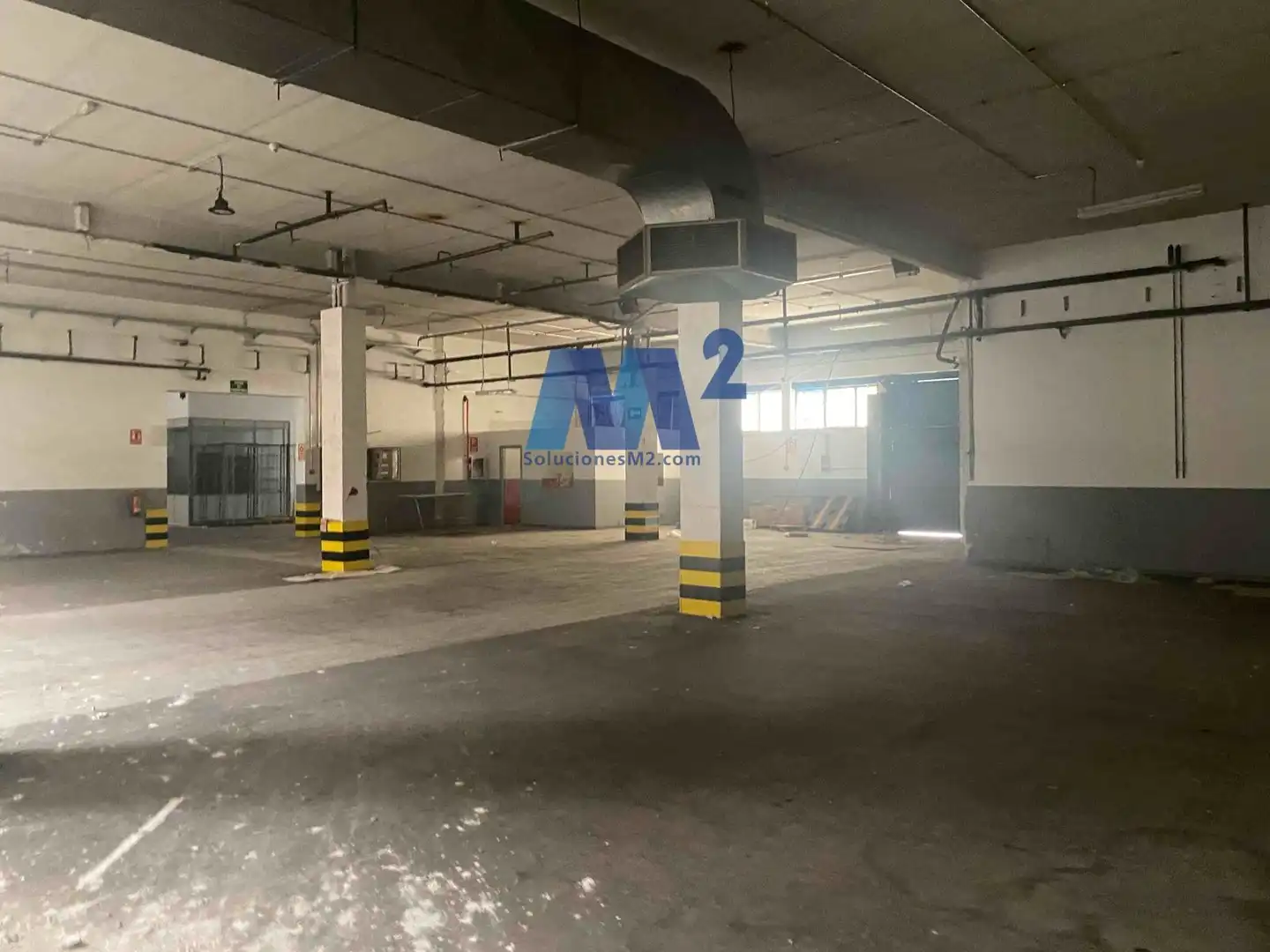 Parking de Nave industrial en venta en San Fernando de Henares