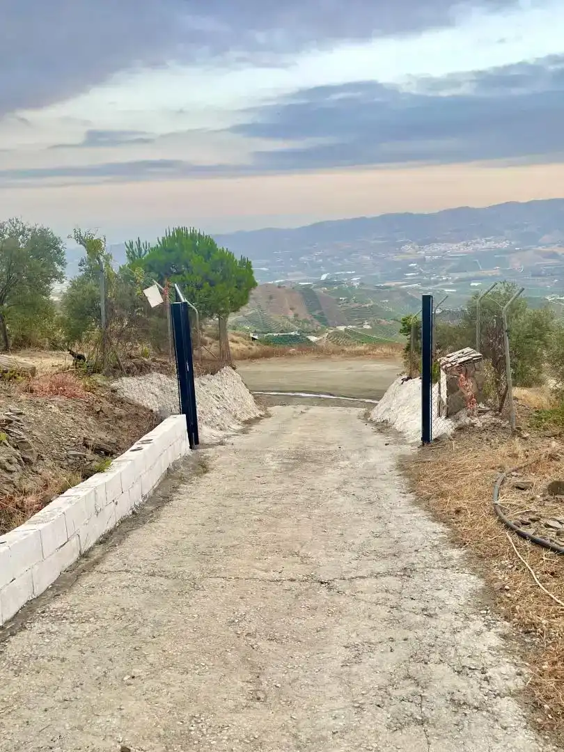 Vista exterior de Finca rústica en venda en Vélez-Málaga amb Jardí privat, Parquet i Piscina