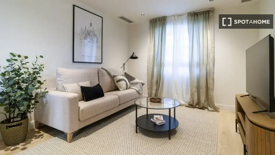 Fotografía del inmueble reportado: 3.728 €/mes — Nueva España, Madrid