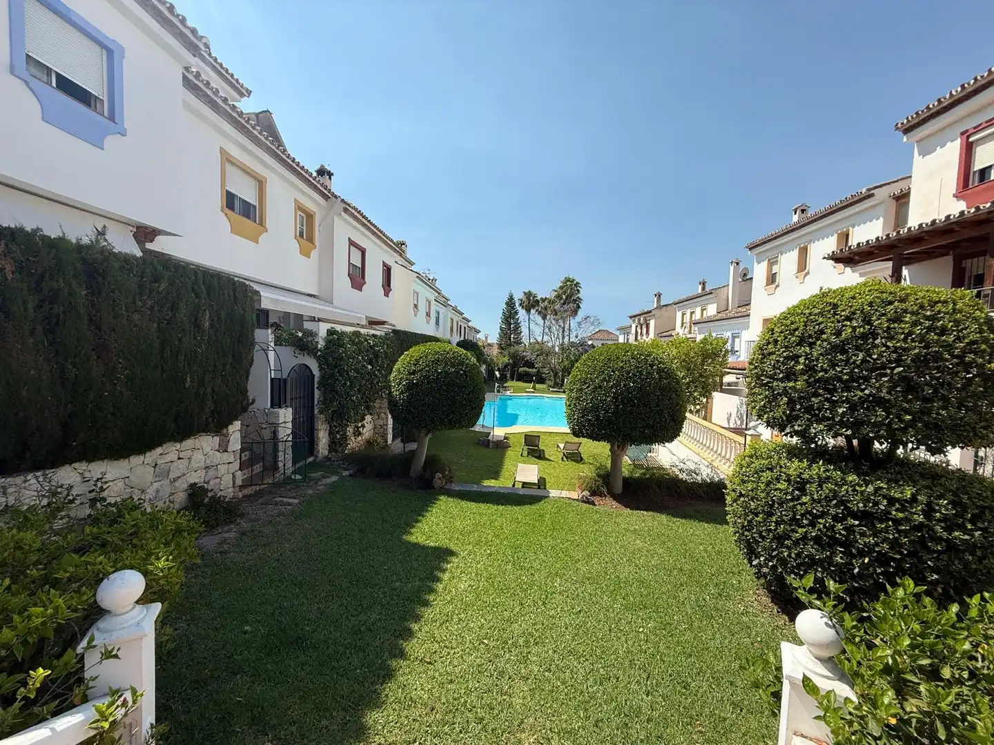 Jardí de Casa adosada en venda en Marbella amb Aire condicionat, Traster i Balcó